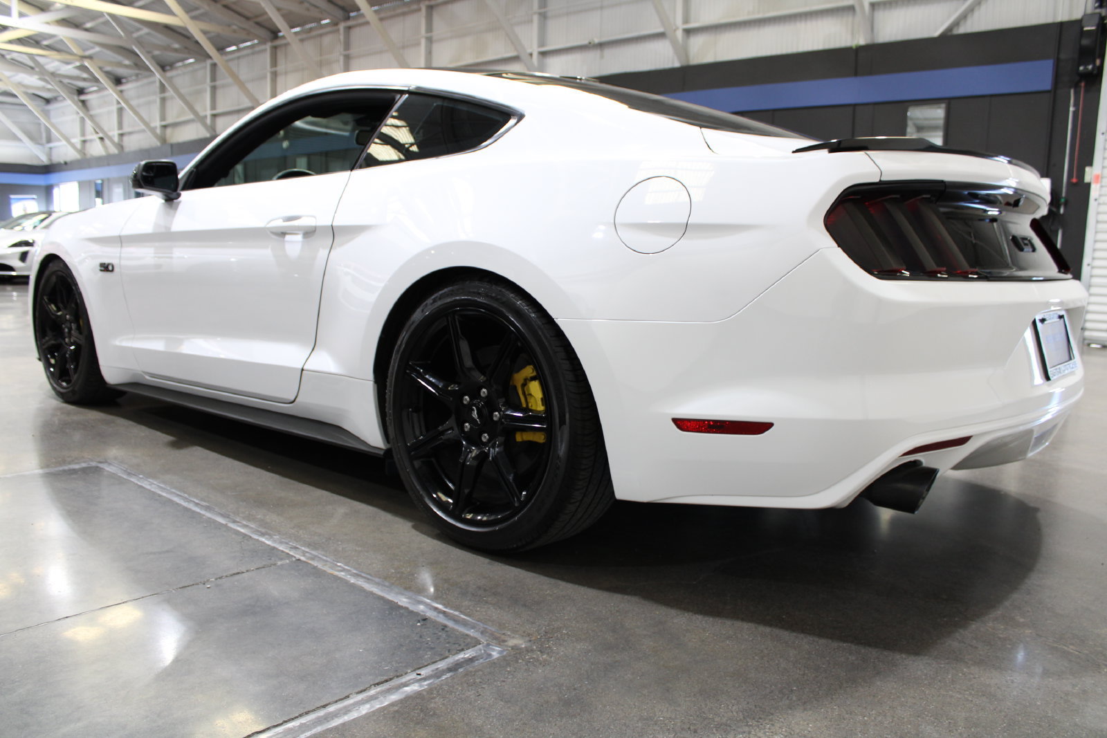 Used 2017 Ford Mustang GT RWD image 10