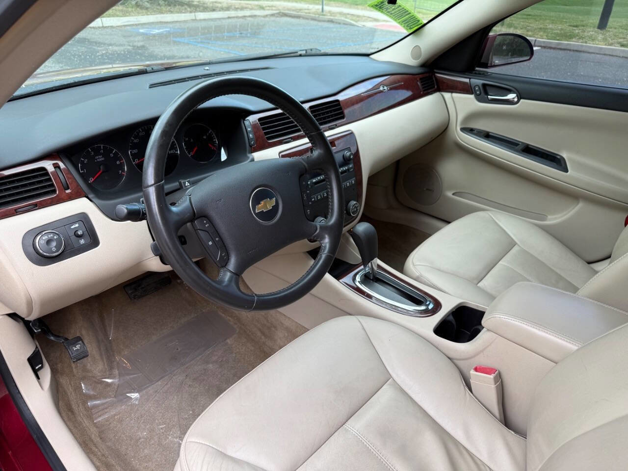 Used 2009 Chevrolet Impala LT w/ Luxury Edition Package FWD image 11