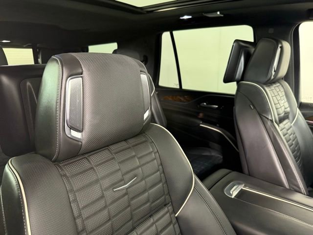Certified 2021 Cadillac Escalade Premium Luxury Platinum image 30