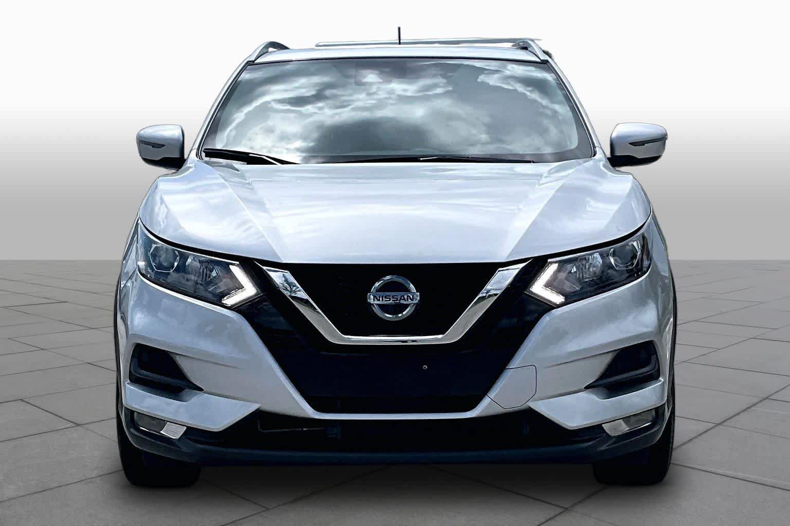 Used 2022 Nissan Rogue Sport SV FWD image 3