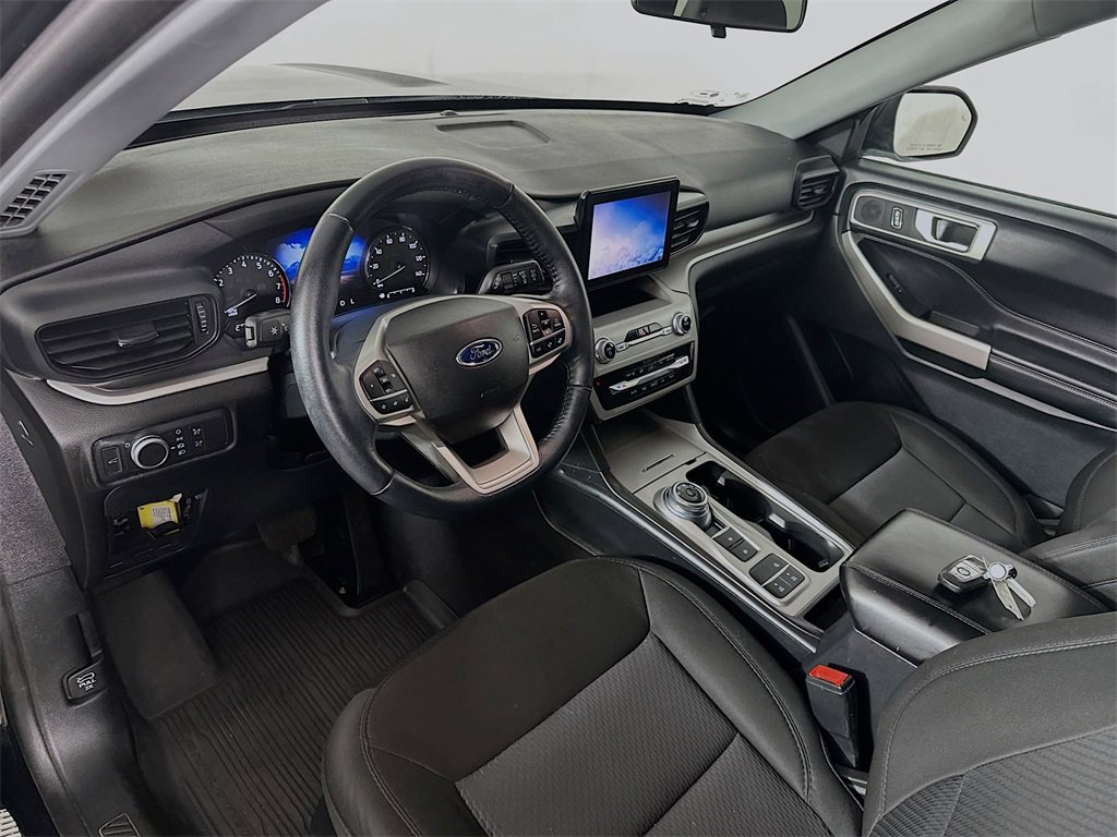 Used 2022 Ford Explorer XLT image 29