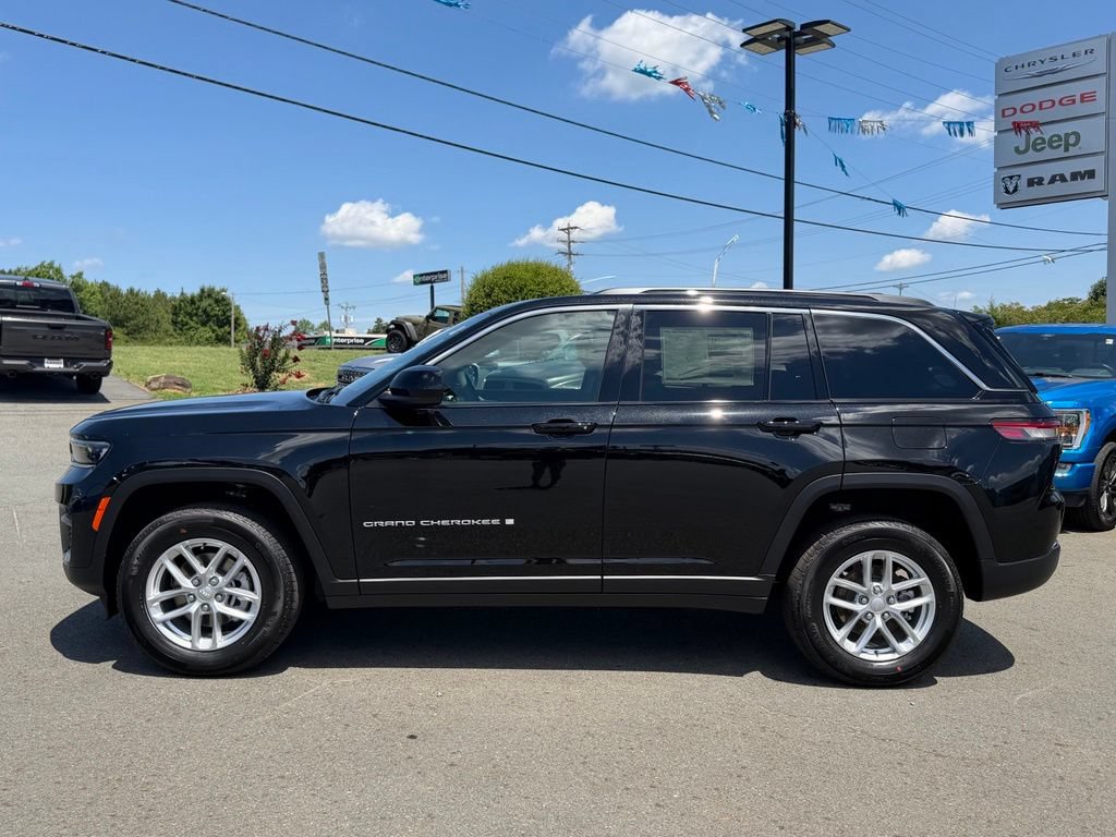 New 2026 Jeep Grand Cherokee Laredo RWD image 7