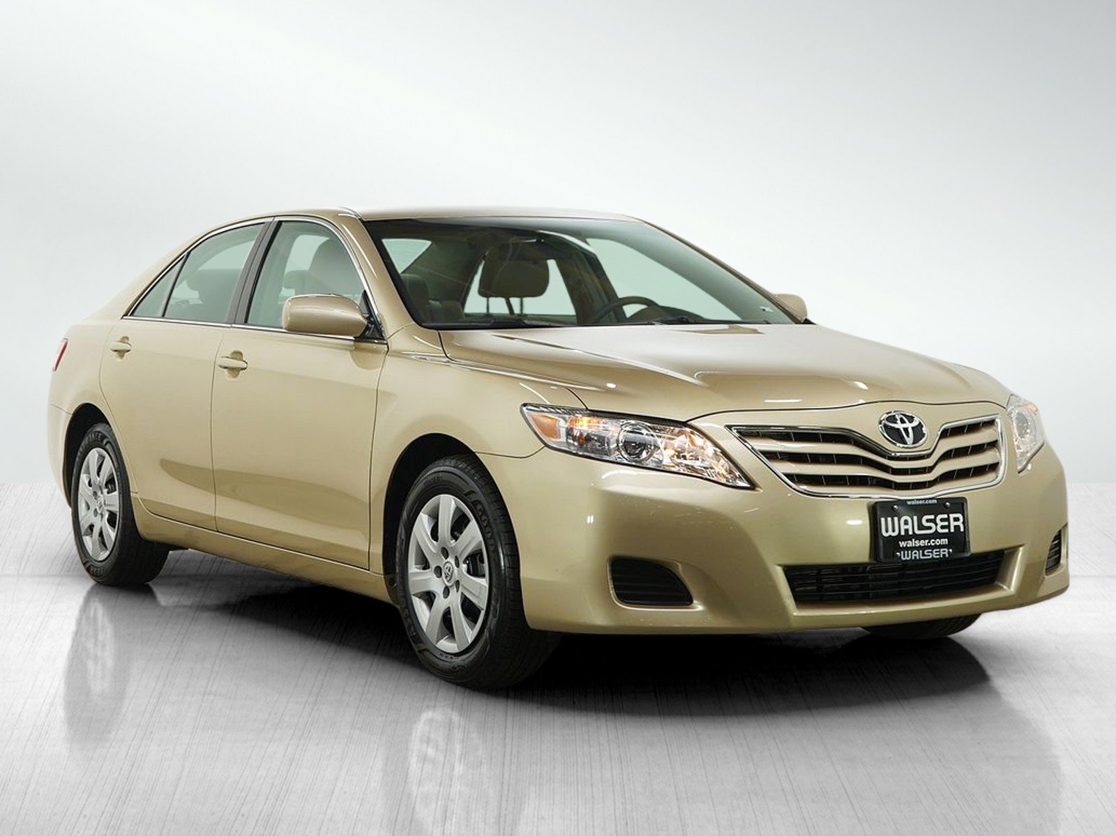 Used 2010 Toyota Camry LE FWD image 7