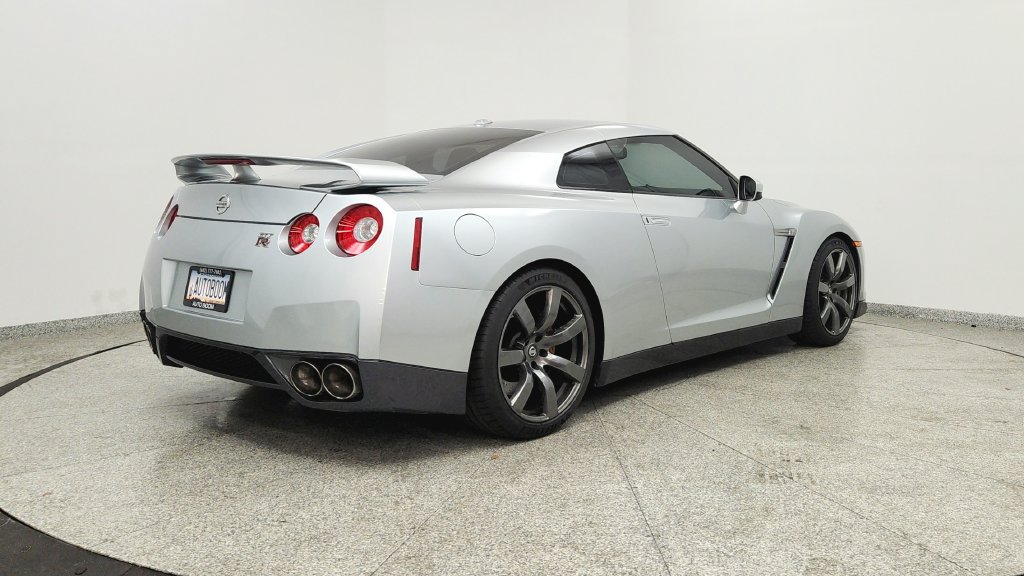Used 2009 Nissan GT-R Premium AWD/4WD image 5