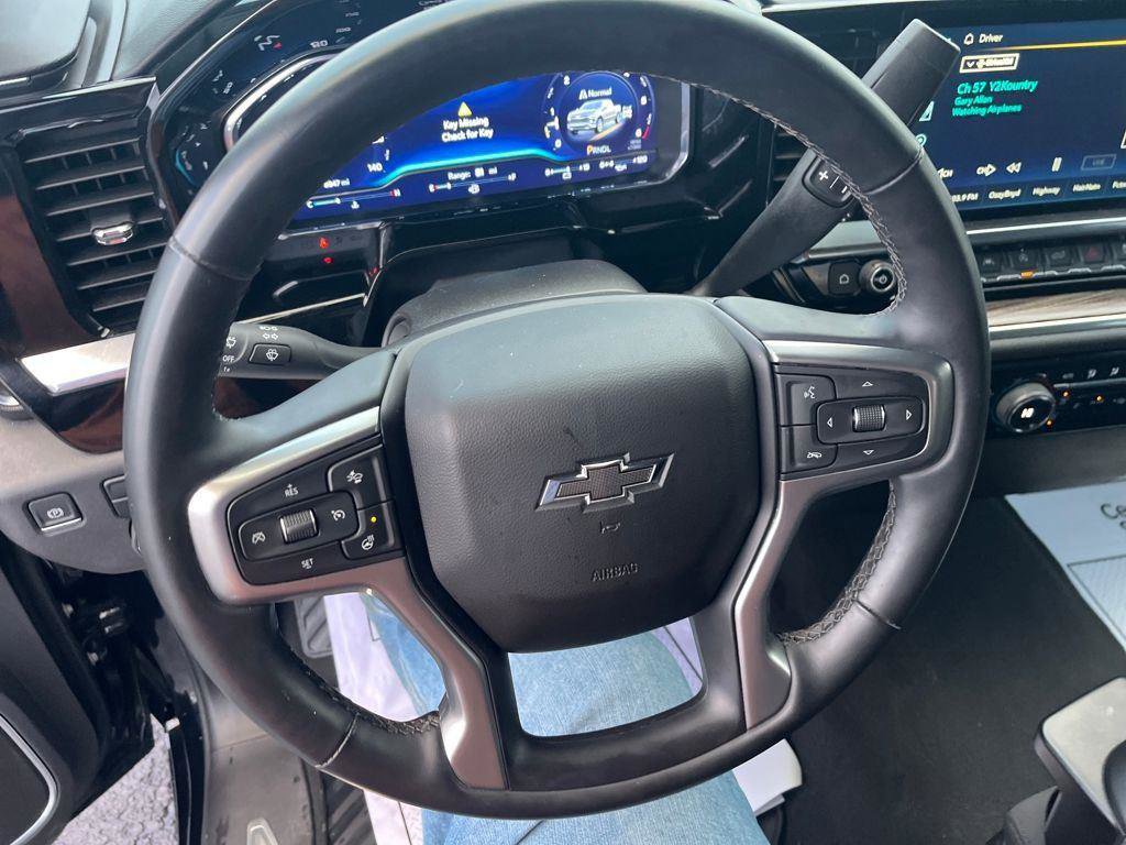 Used 2025 Chevrolet Silverado 1500 RST AWD/4WD image 10