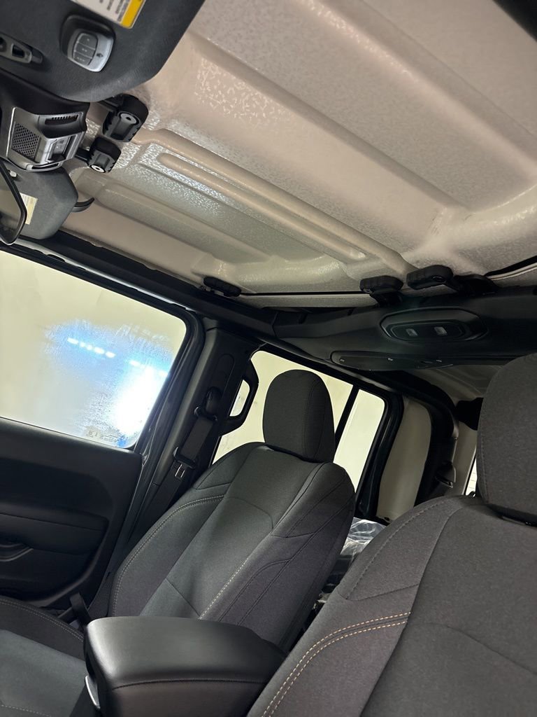 New 2026 Jeep Gladiator Willys AWD/4WD image 18