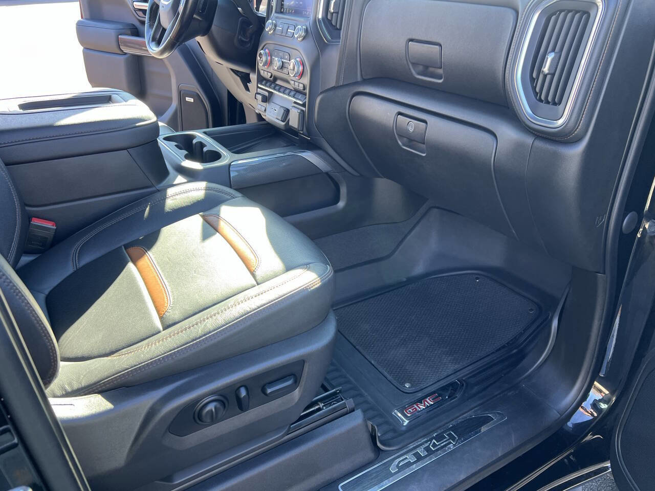 Used 2021 GMC Sierra 2500 AT4 w/ AT4 Preferred Package image 32