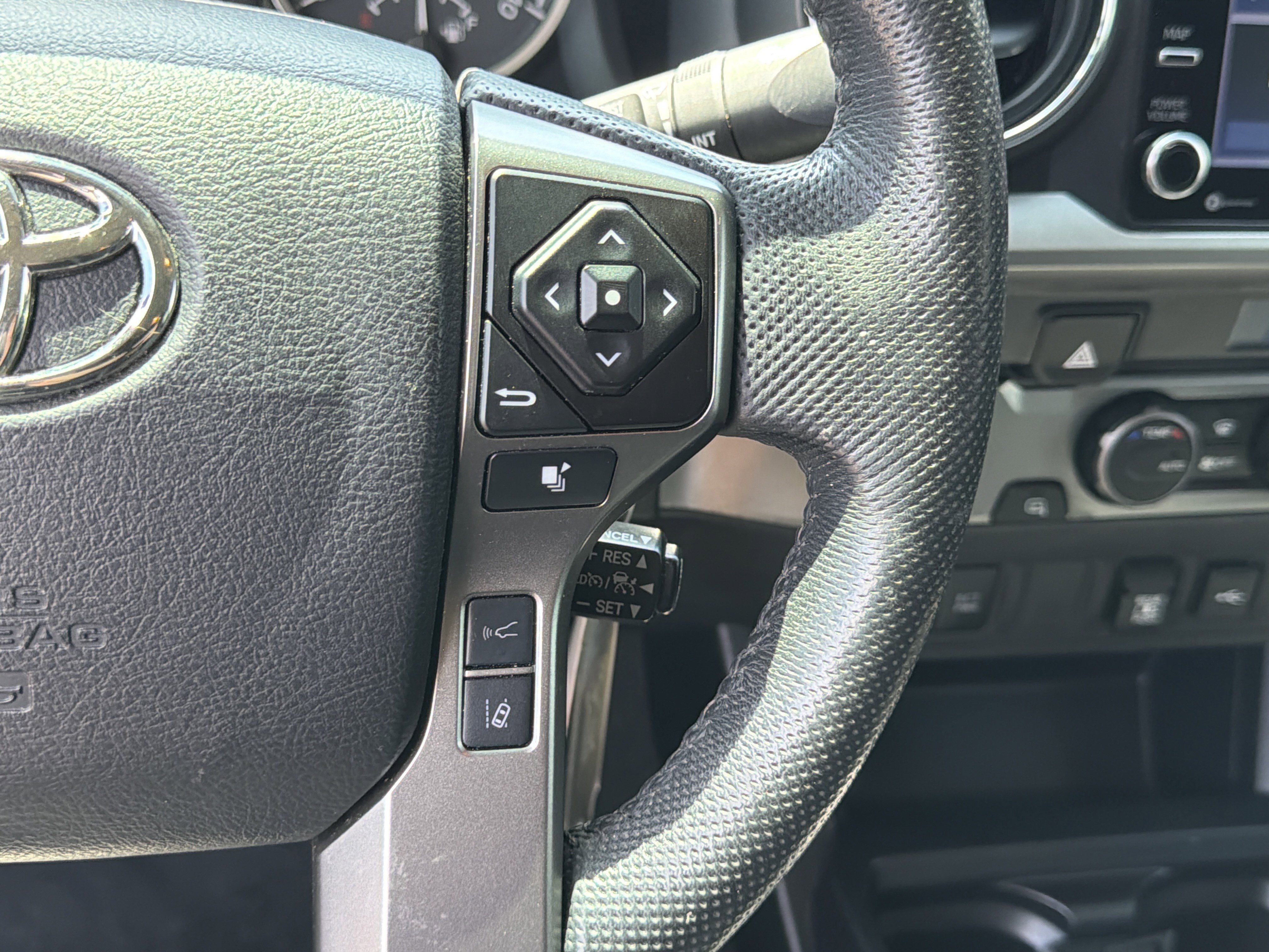 Used 2022 Toyota Tacoma SR5 w/ Technology Package RWD image 27