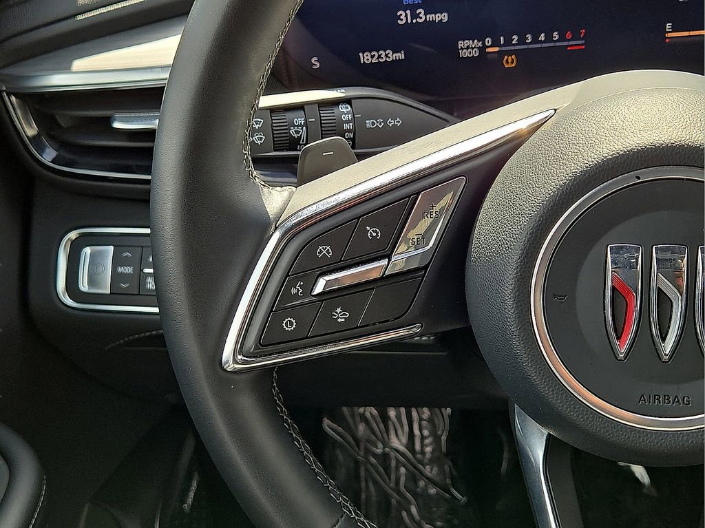 Used 2025 Buick Enclave Preferred image 19