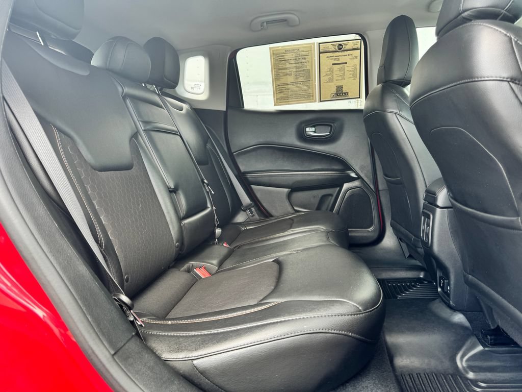 Used 2018 Jeep Compass Latitude w/ Popular Equipment Group AWD/4WD image 14