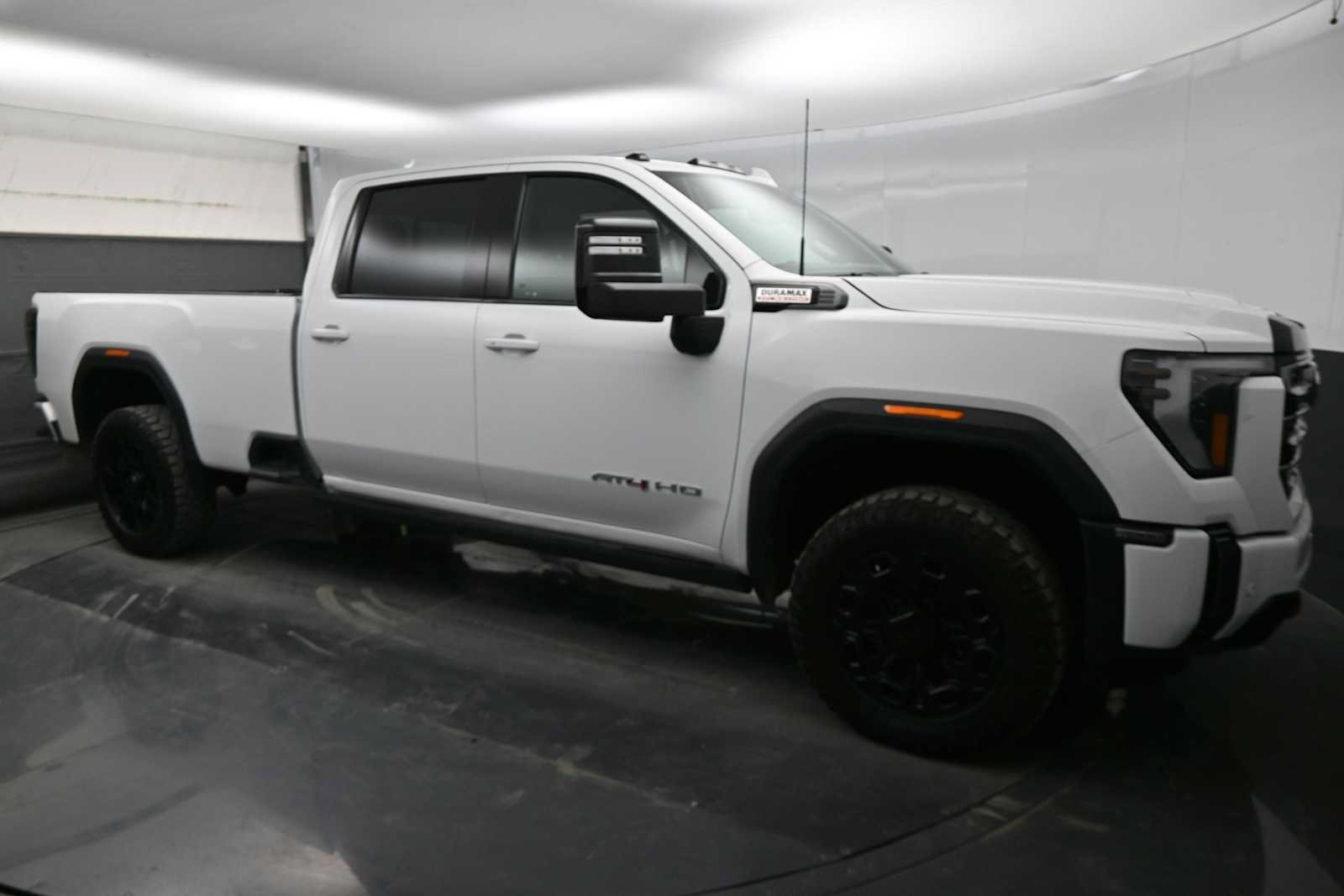 Used 2024 GMC Sierra 2500 AT4 w/ AT4 Premium Plus Package AWD/4WD image 6