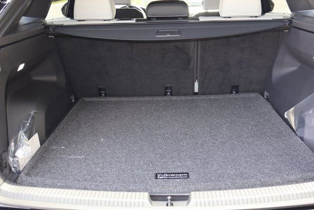 New 2026 Volkswagen Atlas Cross Sport SEL Premium R-Line image 16