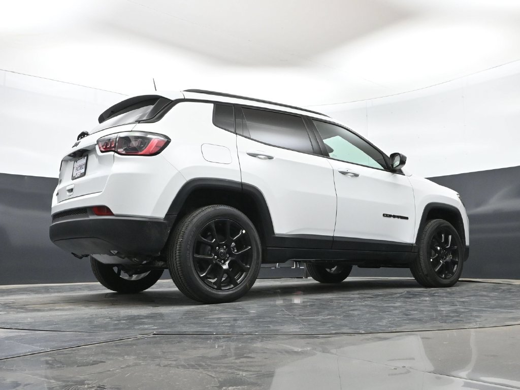 New 2026 Jeep Compass Latitude AWD/4WD image 39