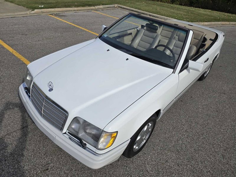 Used 1995 Mercedes-Benz E 320 Convertible image 23