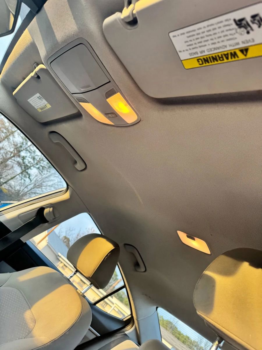 Used 2020 Hyundai Elantra SEL image 19