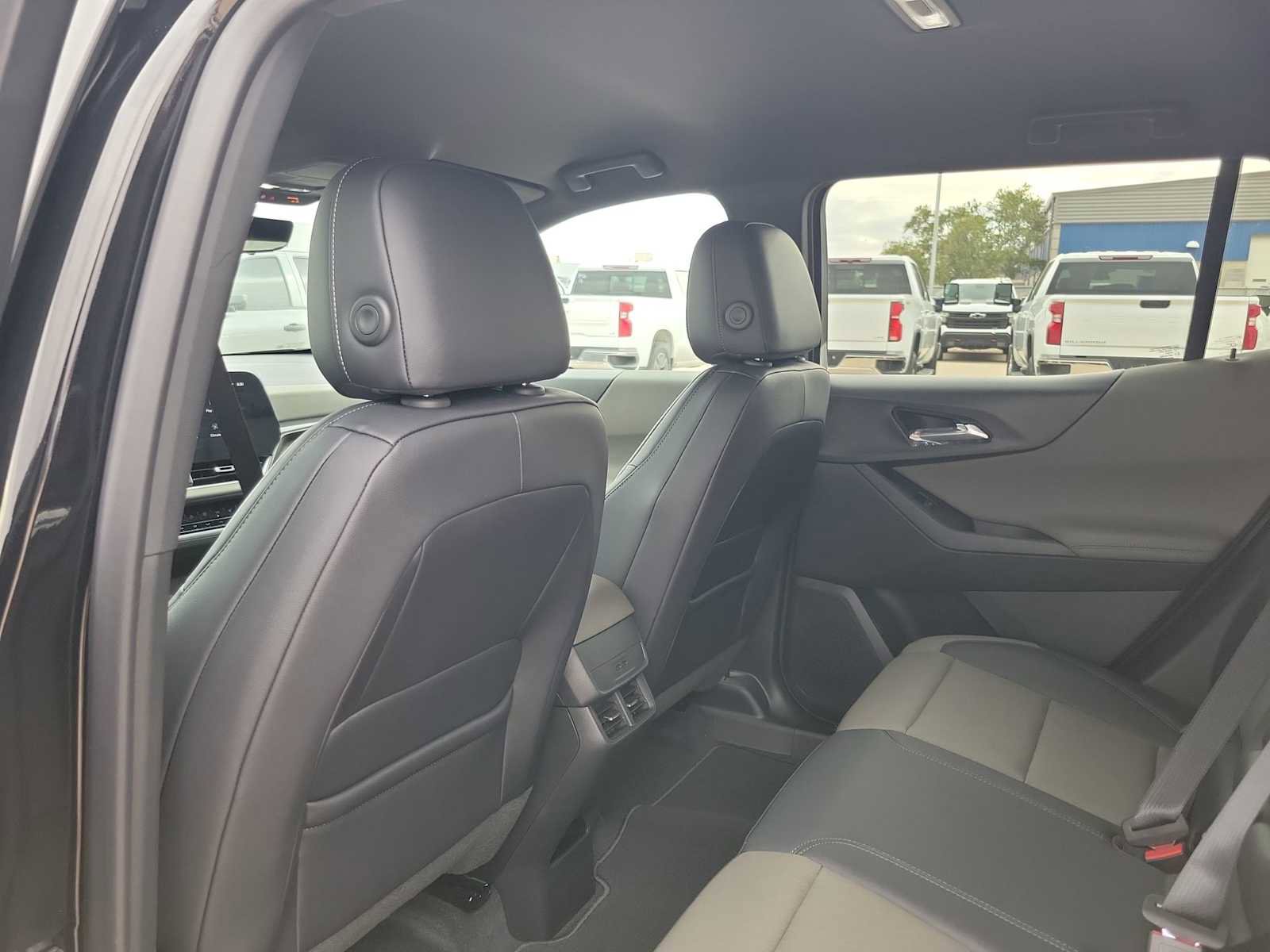 New 2026 Chevrolet Equinox LT w/ Convenience Package II FWD image 16