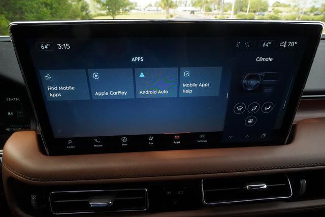 Used 2023 Lincoln Nautilus Reserve image 20