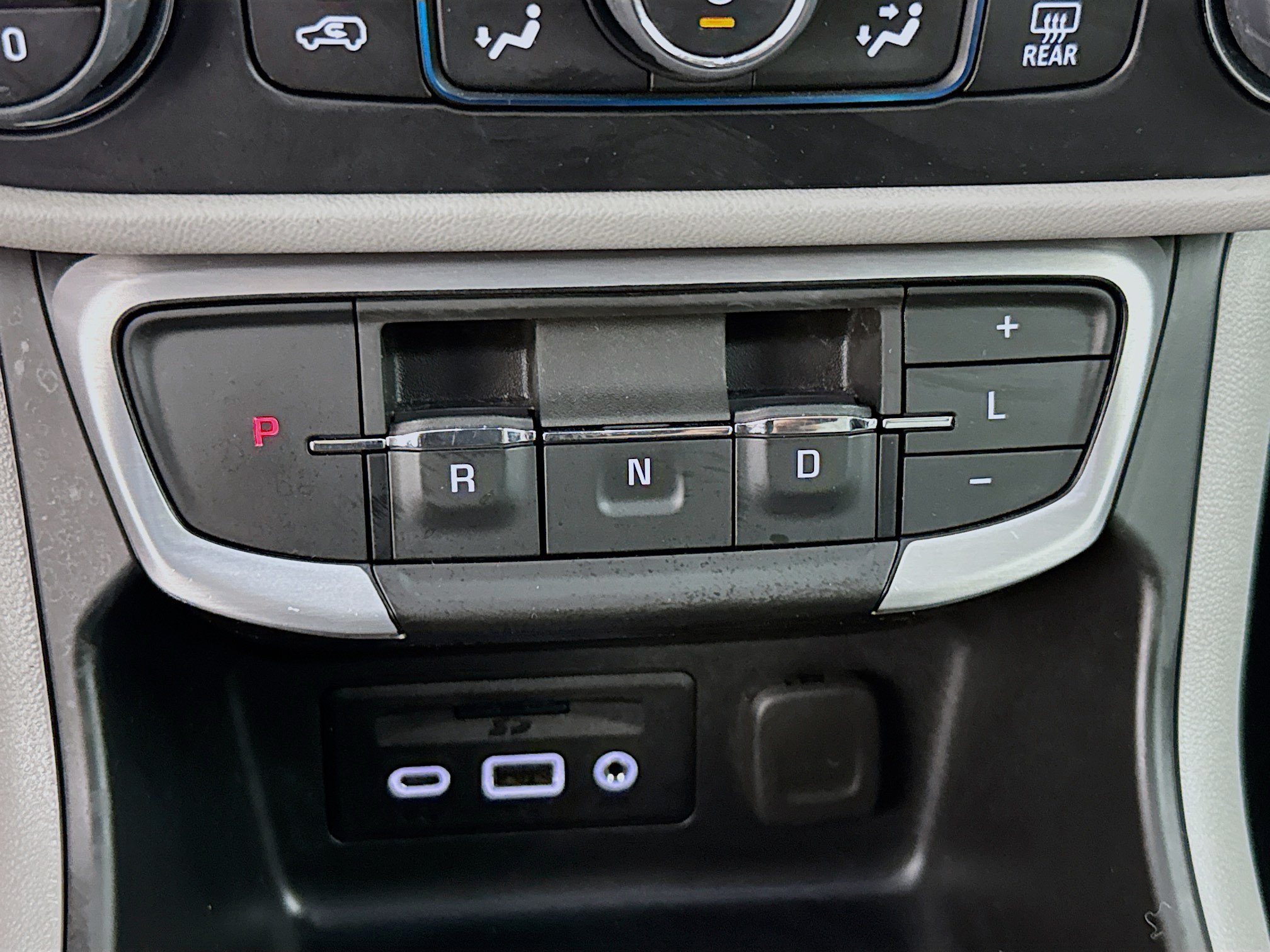 Used 2022 GMC Terrain SLT w/ Infotainment Package II FWD image 18