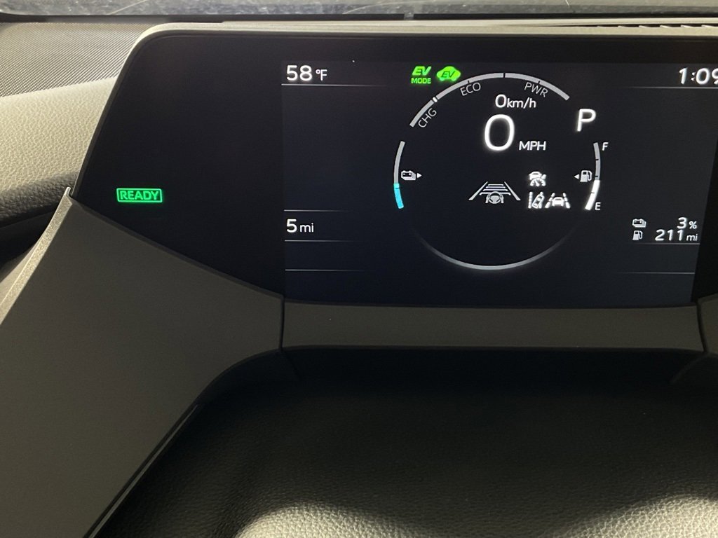 New 2025 Toyota Prius Plug-In Hybrid image 39