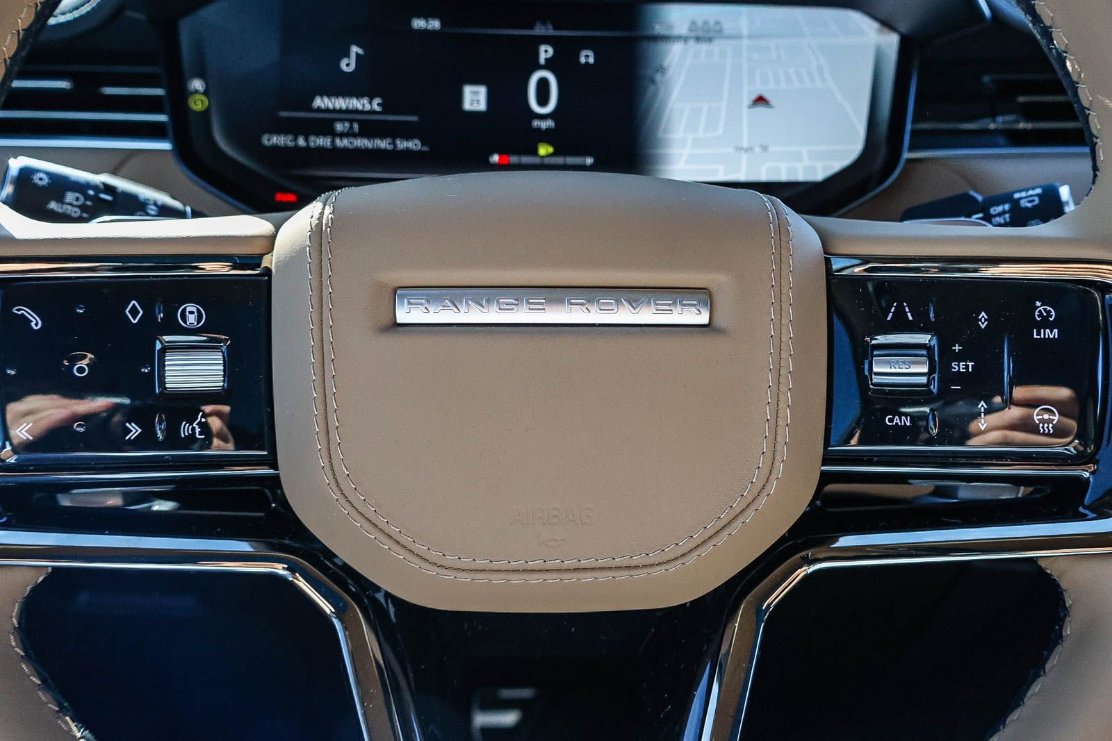 New 2025 Land Rover Range Rover Sport Dynamic SE AWD/4WD image 35