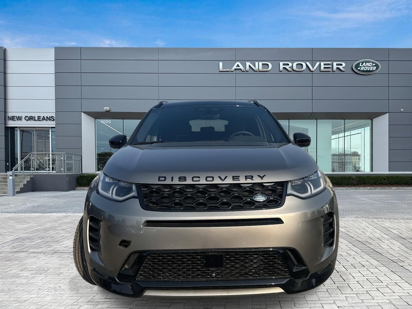 Used 2024 Land Rover Discovery Sport Dynamic SE AWD/4WD image 4