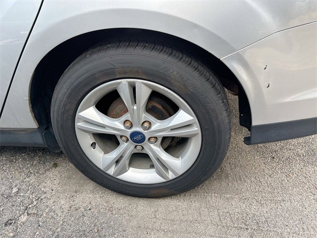 Used 2013 Ford Focus SE w/ SE Winter Pkg image 15