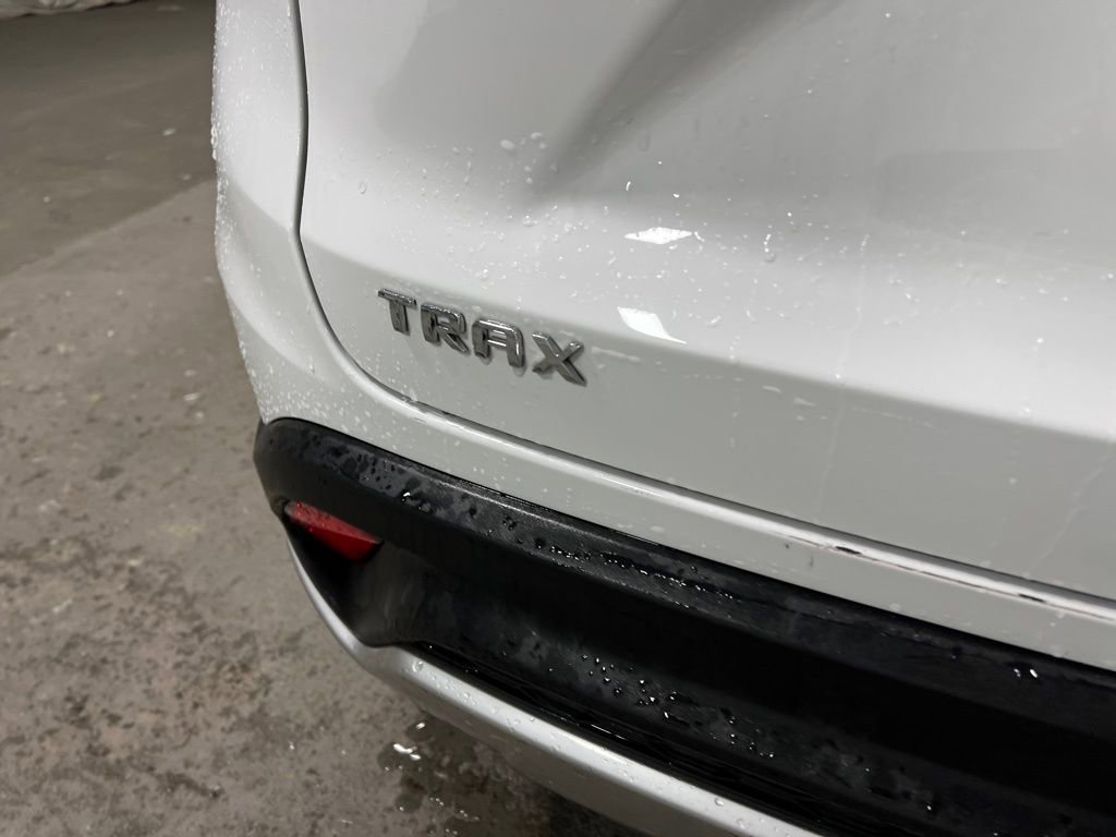 Used 2025 Chevrolet Trax LT image 16