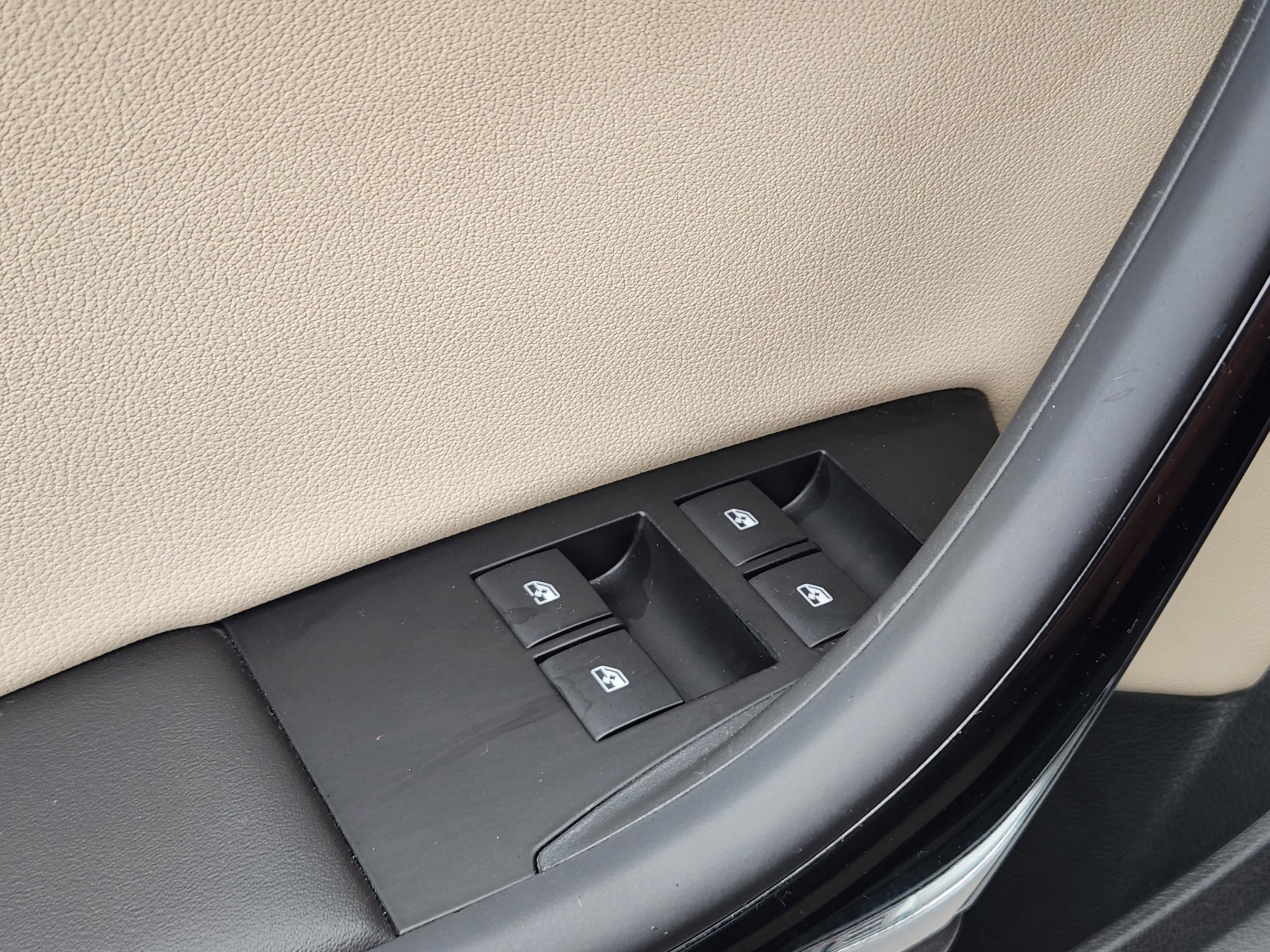 Used 2019 Buick Cascada Premium image 26