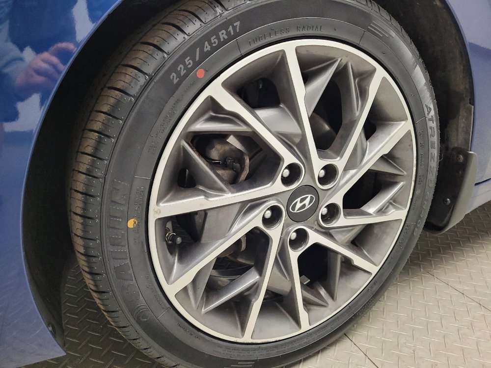 Used 2020 Hyundai Elantra Limited FWD image 31