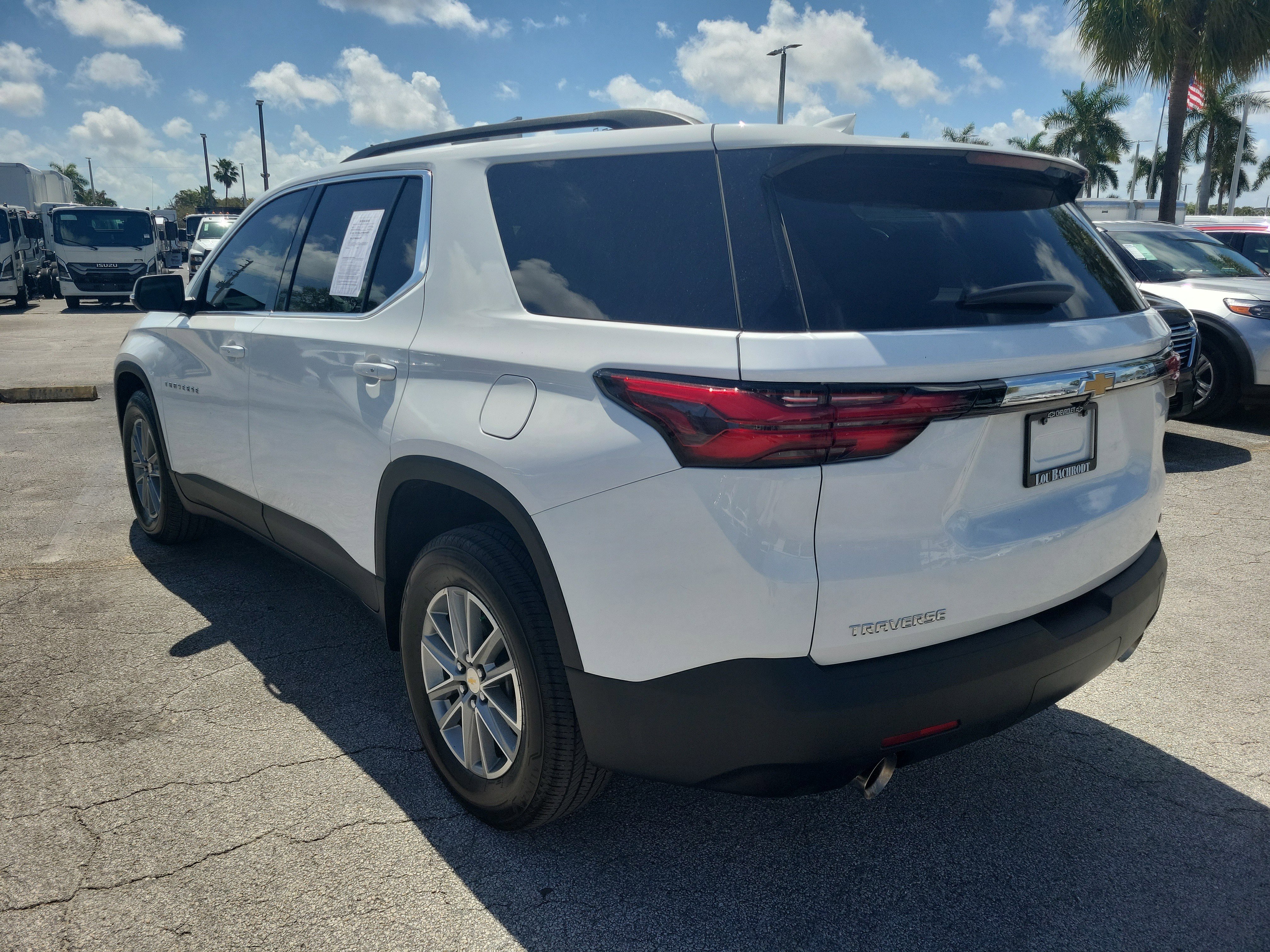 Used 2023 Chevrolet Traverse LT image 5