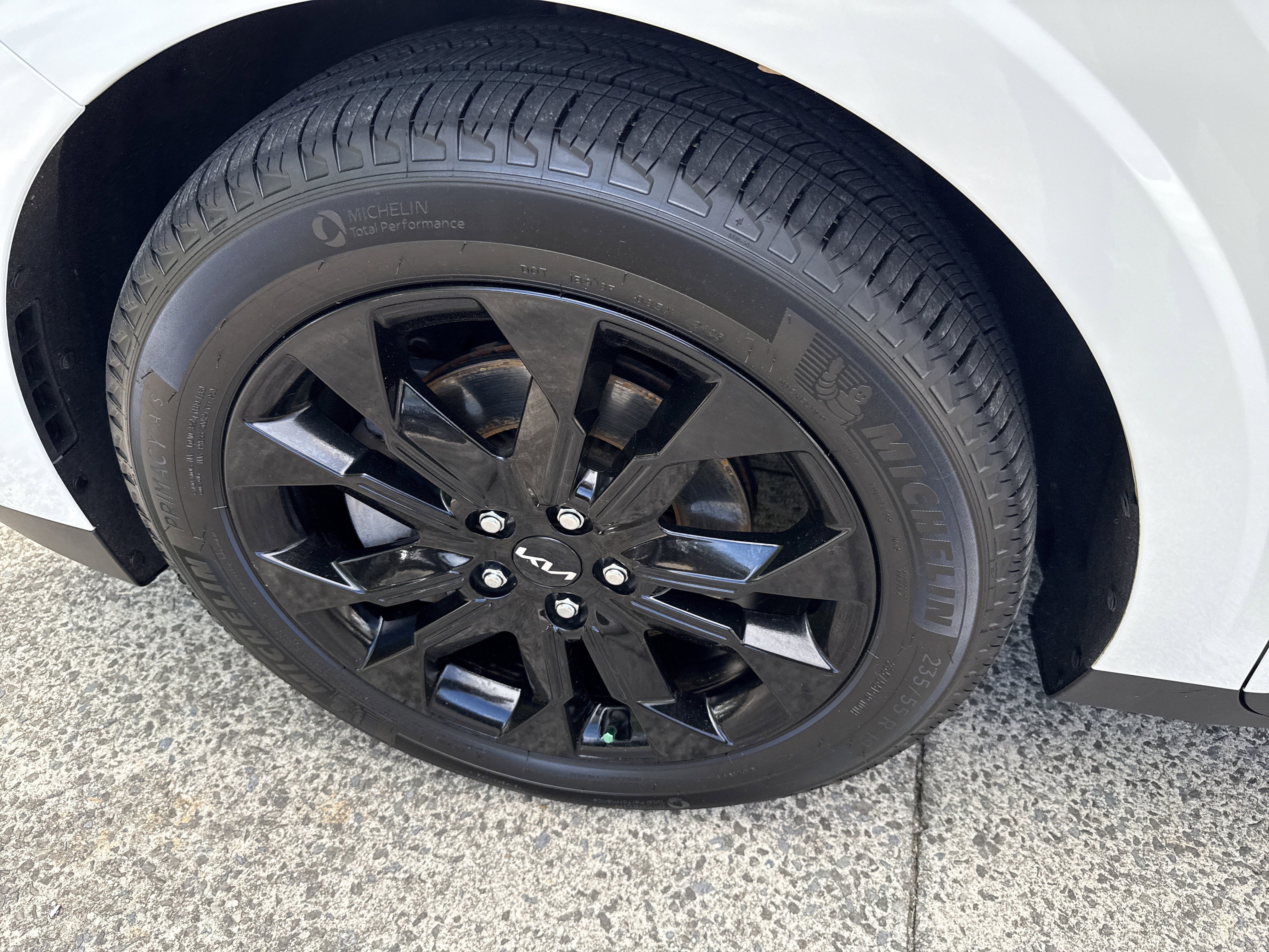 Used 2024 Kia Carnival SX Prestige image 11