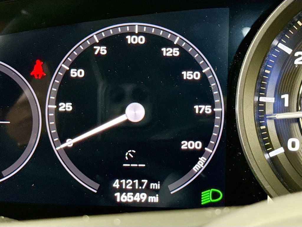 Used 2022 Porsche 911 Carrera RWD image 11