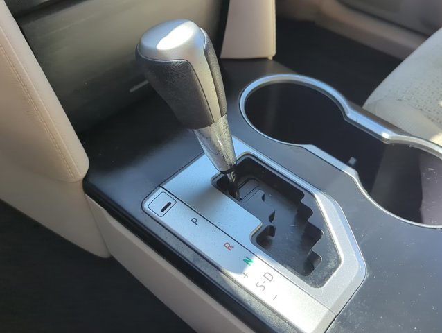 Used 2014 Toyota Camry LE image 21