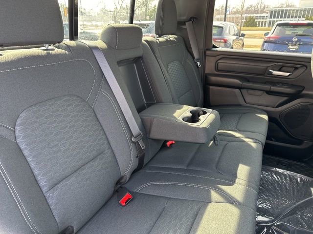 New 2026 RAM 1500 Express AWD/4WD image 17