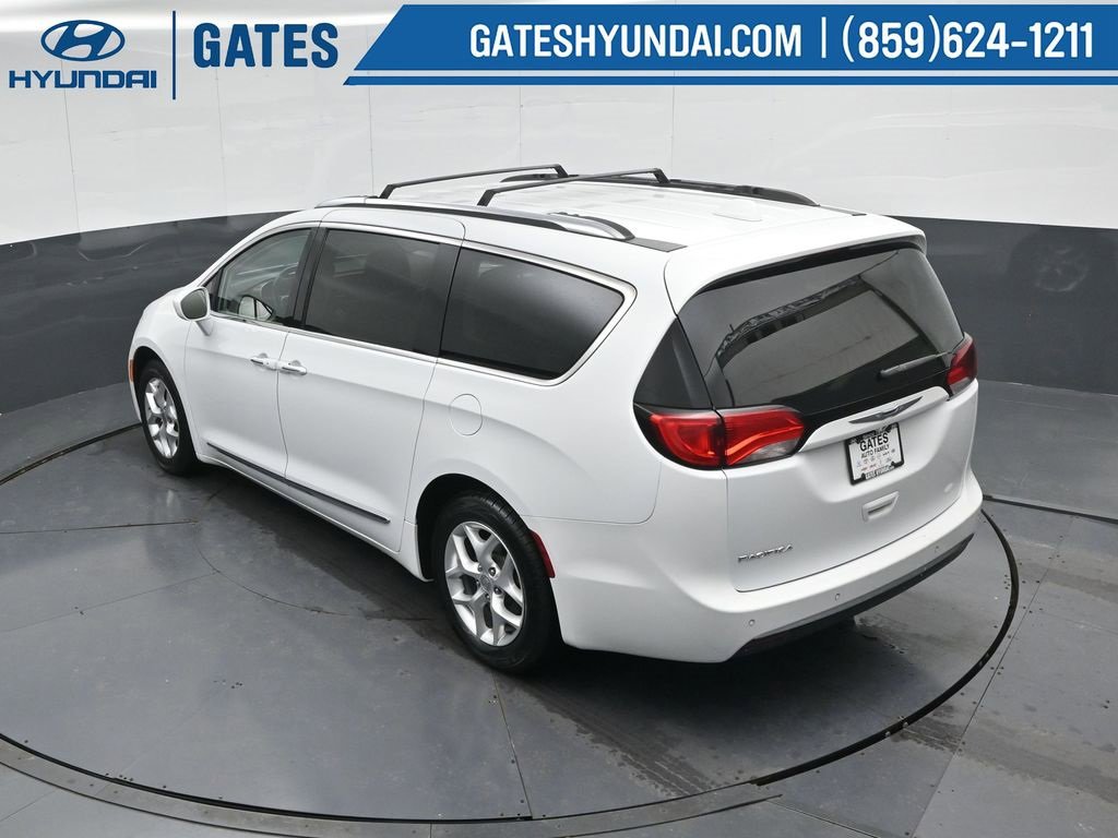 Used 2017 Chrysler Pacifica Touring-L Plus image 82