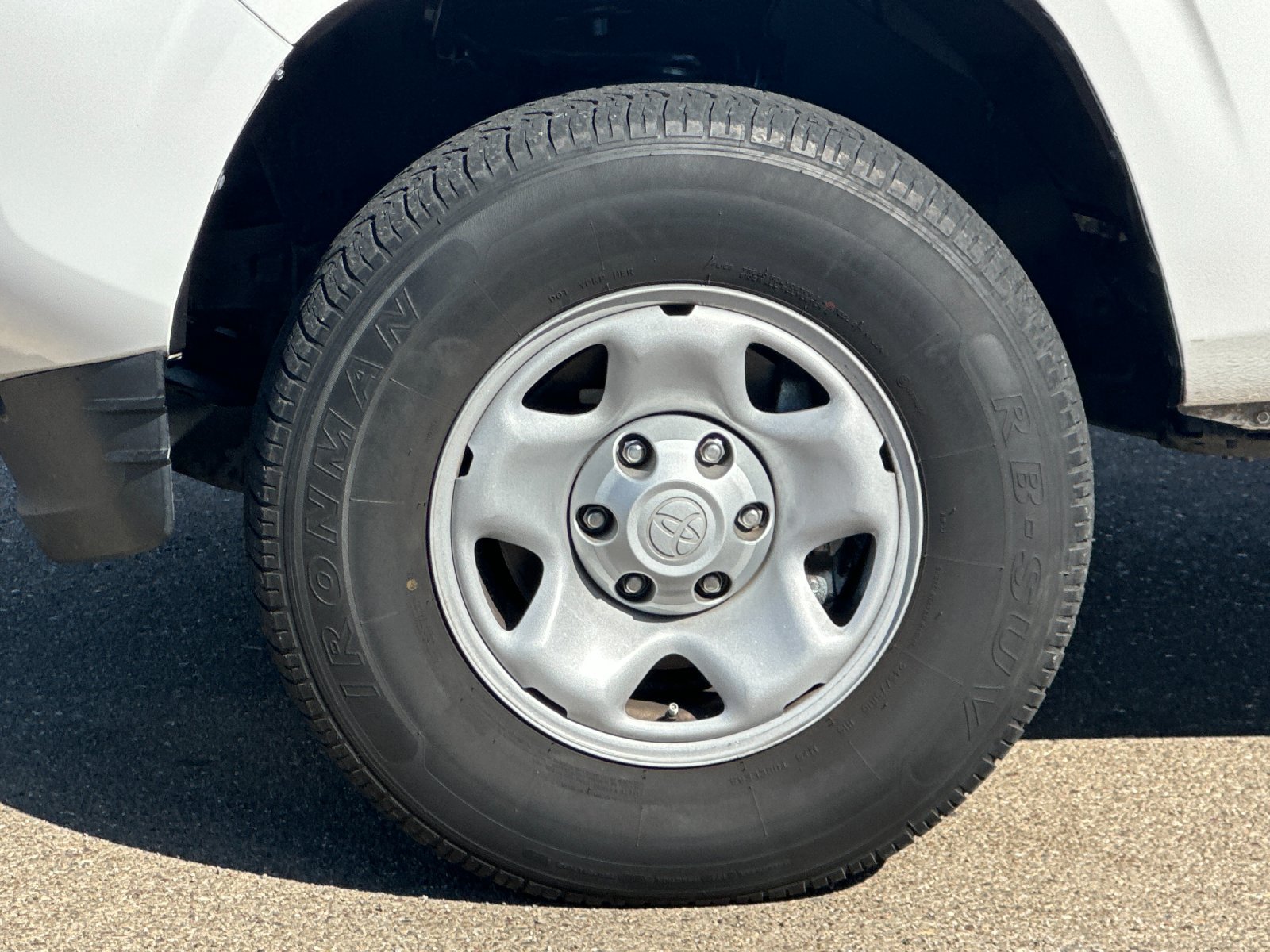 Used 2022 Toyota Tacoma SR w/ SR Convenience Package RWD image 34