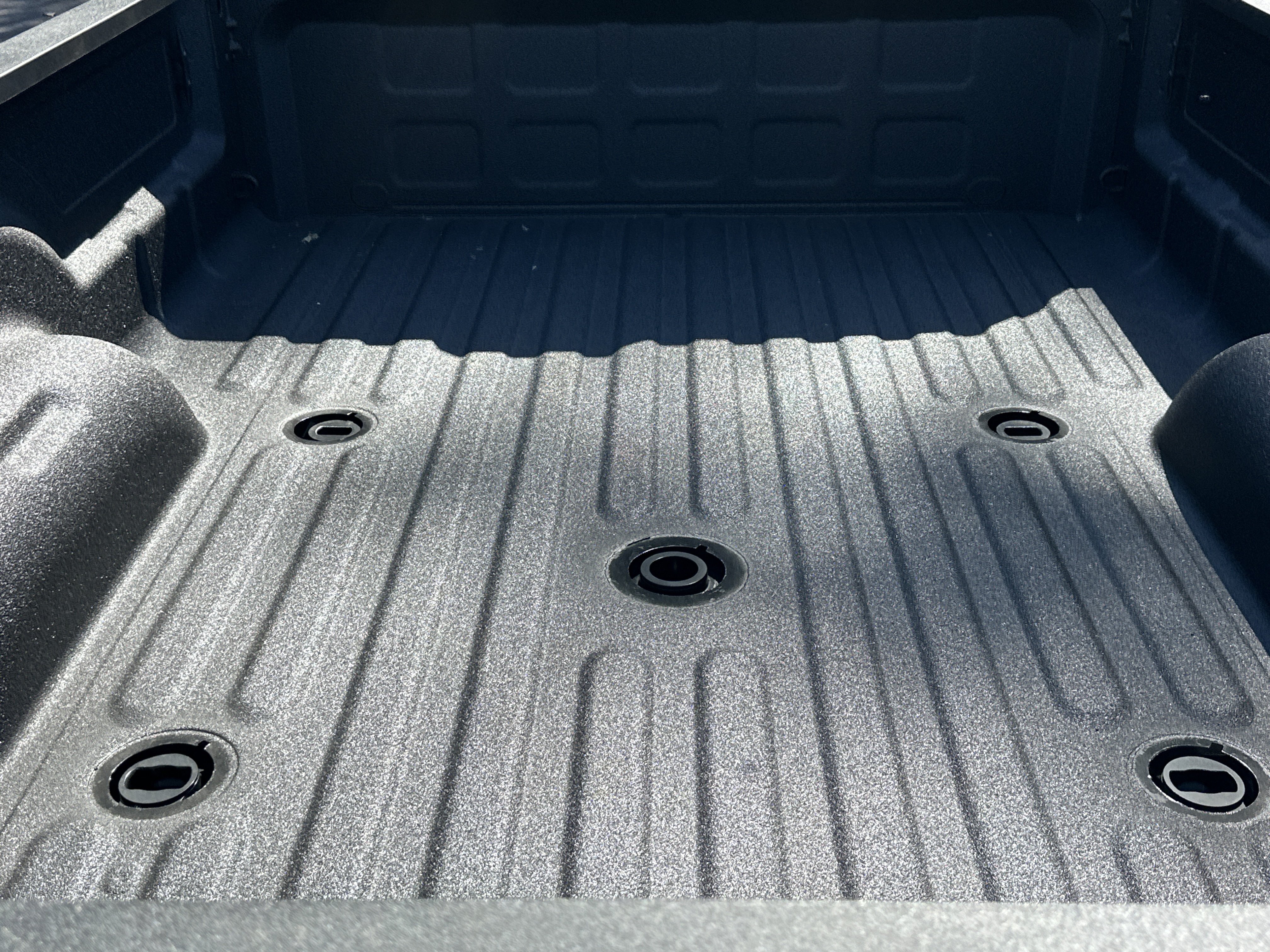 New 2026 RAM 2500 Laramie AWD/4WD image 16