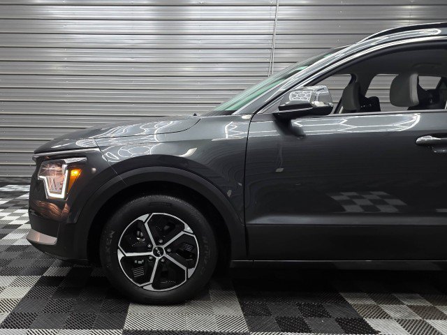 Used 2024 Kia Niro EX FWD image 38