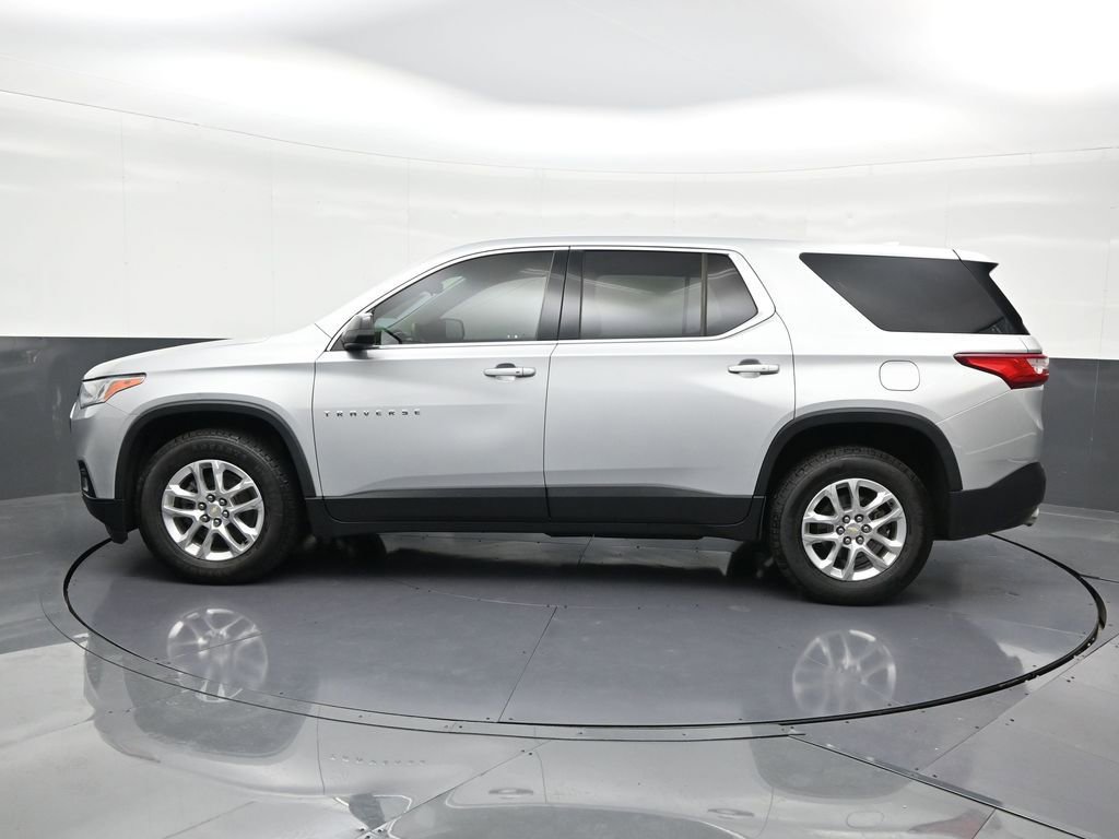 Used 2021 Chevrolet Traverse LS image 2