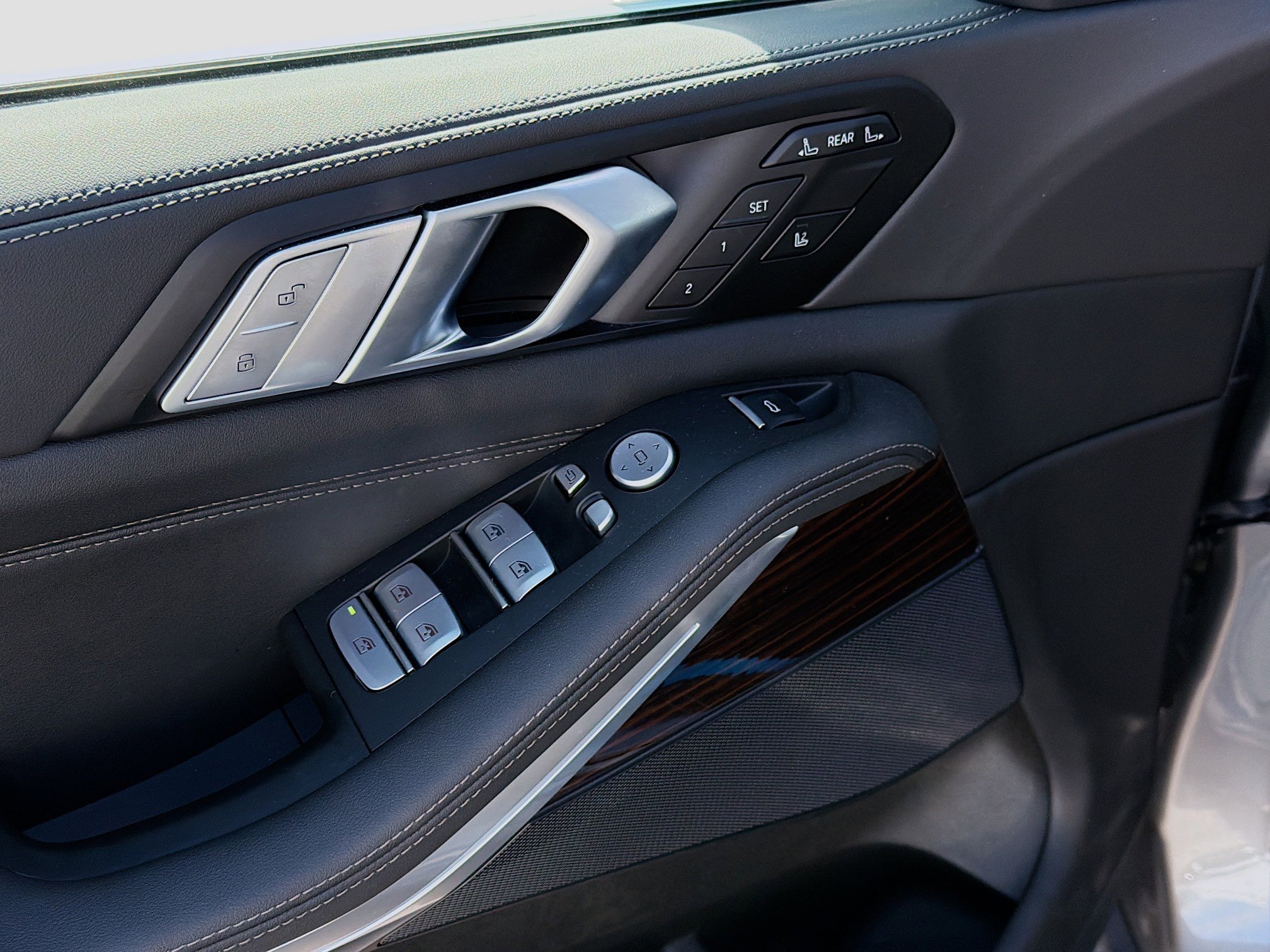 Used 2026 BMW X7 xDrive40i AWD/4WD image 24