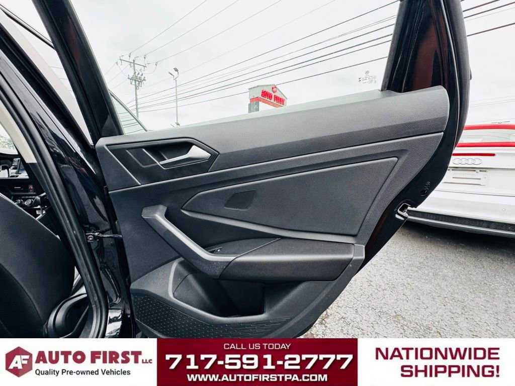 Used 2023 Volkswagen Jetta SE image 25