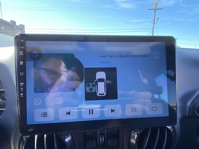 Used 2017 Jeep Wrangler Unlimited Sahara image 17