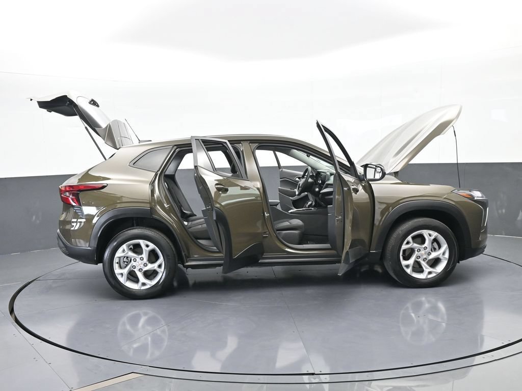 Used 2024 Chevrolet Trax LS w/ LS Convenience Package FWD image 67