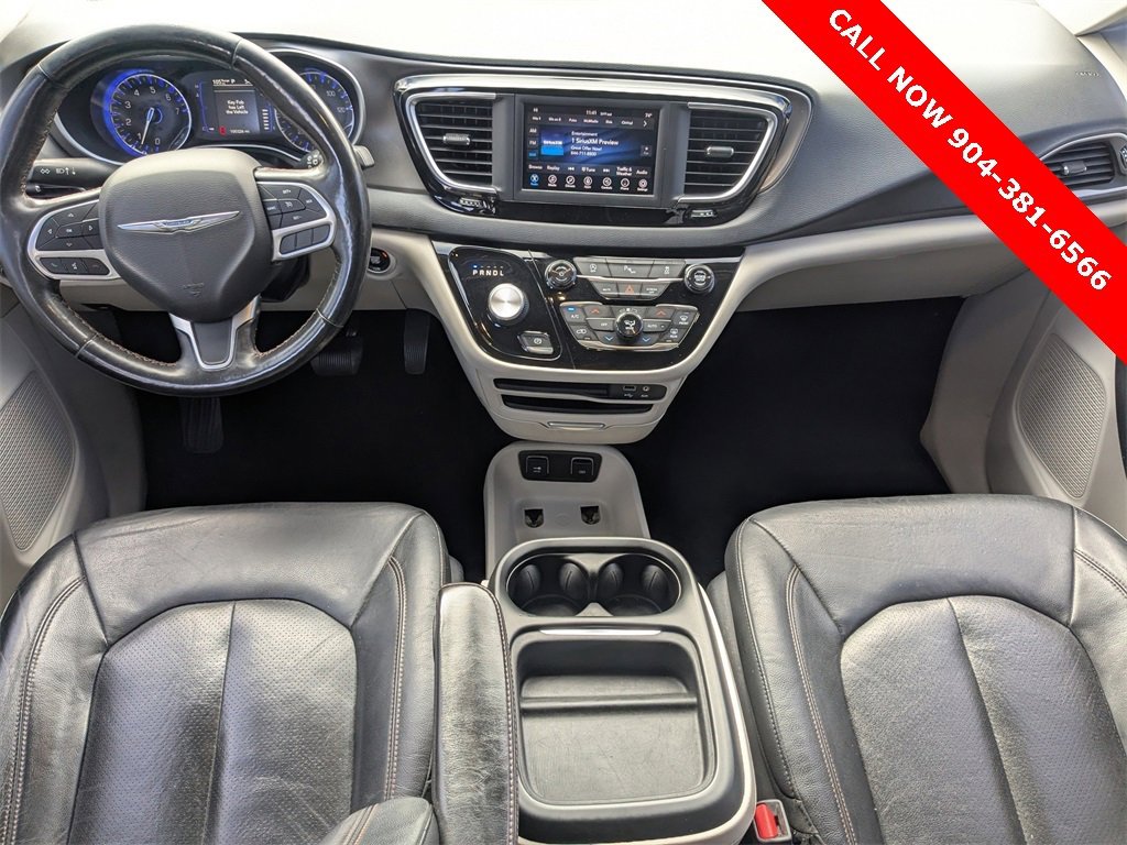 Used 2020 Chrysler Pacifica Touring-L image 15
