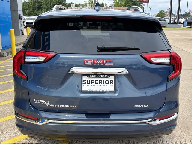 Used 2024 GMC Terrain Denali w/ Denali Premium Package AWD/4WD image 4