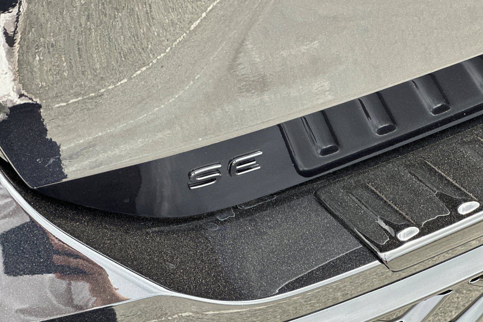 New 2026 Volkswagen Tiguan SE R-Line FWD image 26