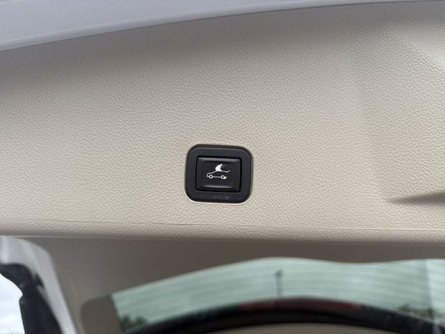 Used 2016 Cadillac SRX Premium w/ Driver Assist Package AWD/4WD image 23