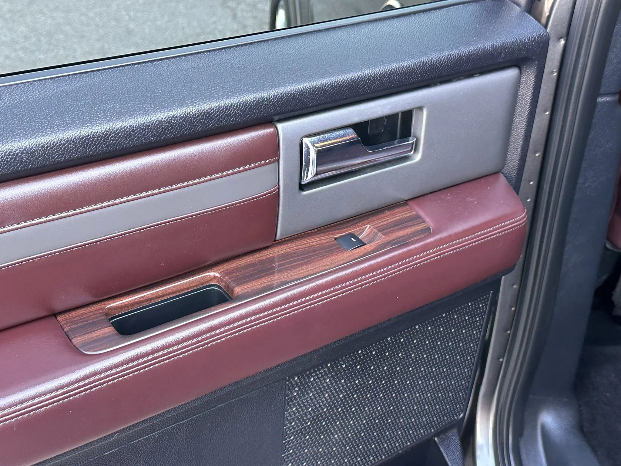 Used 2015 Ford Expedition Platinum image 19