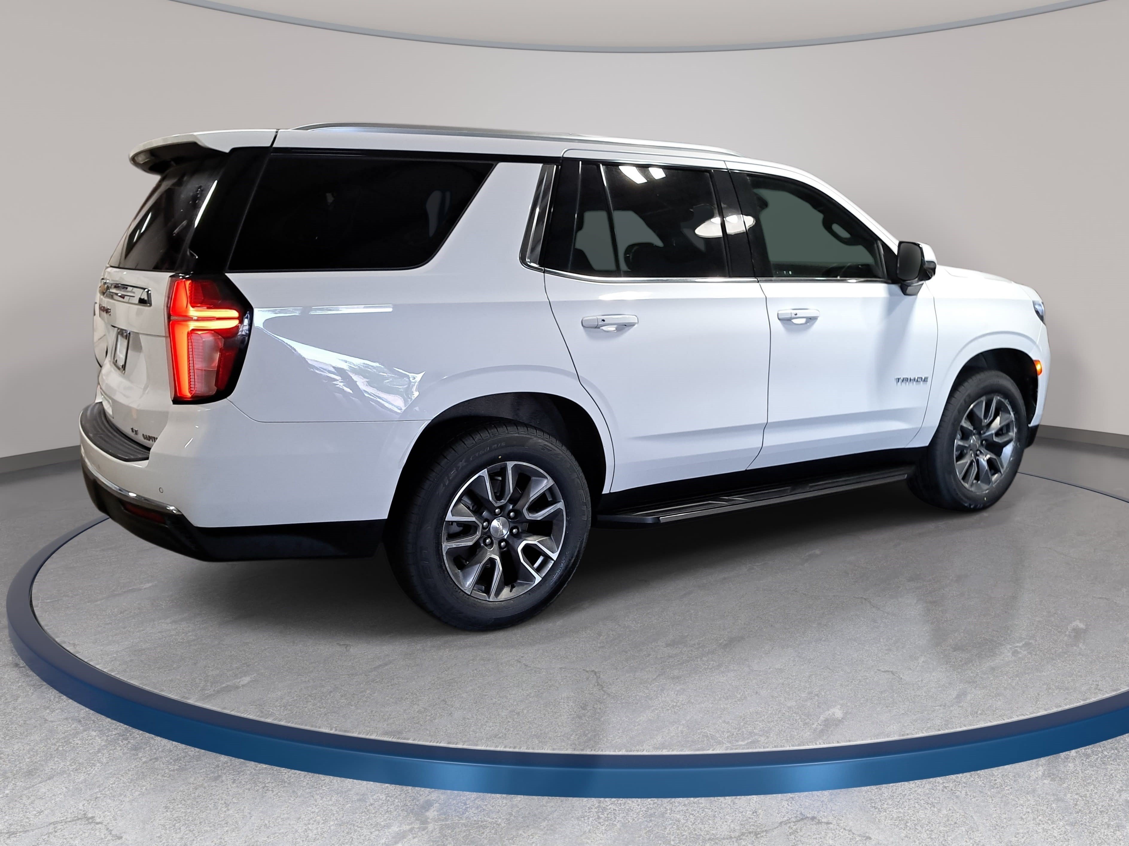 Used 2021 Chevrolet Tahoe LT w/ LT Signature Package AWD/4WD image 5