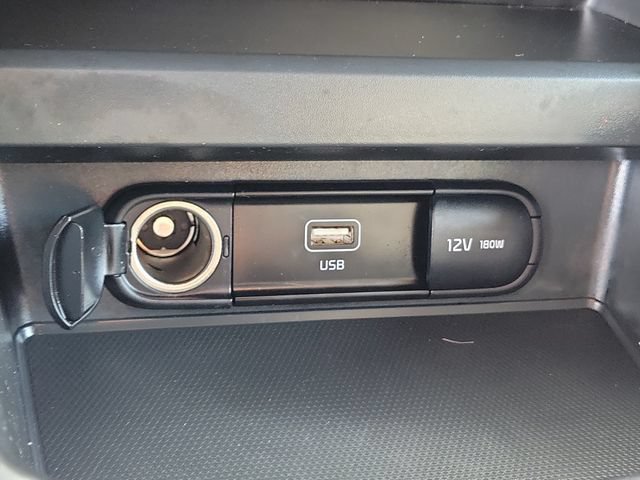 Used 2025 Kia Soul LX FWD image 33